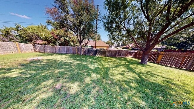 Building Photo - 1801 Thomas Ct
