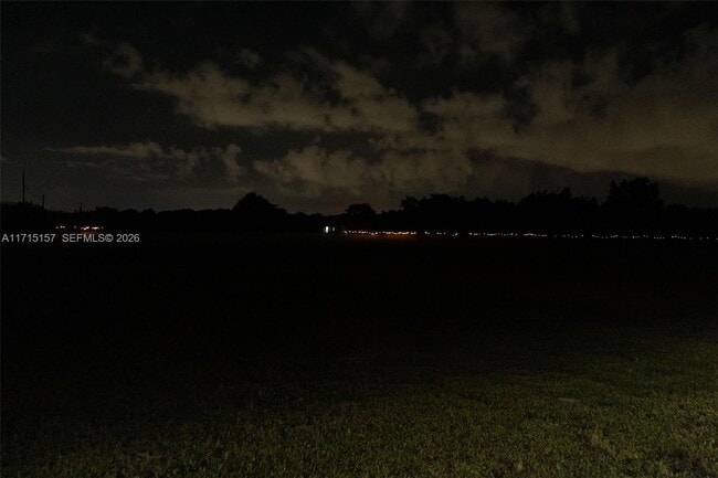 Building Photo - 3640 SW 22nd St