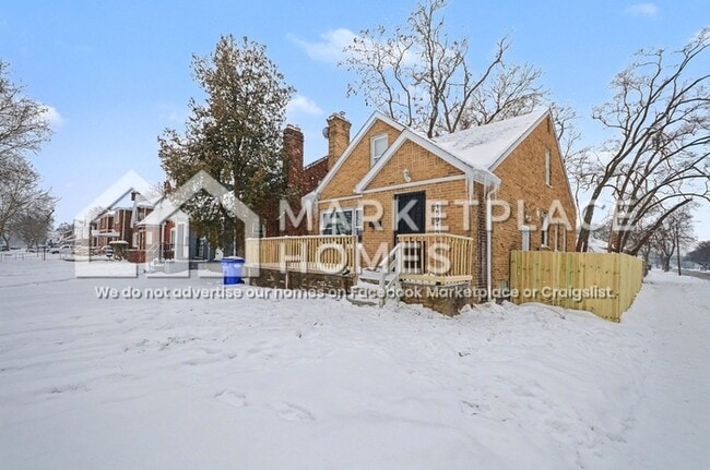 Building Photo - 15915 Sussex St