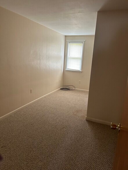 Bedroom - 4921 S Dixie Hwy