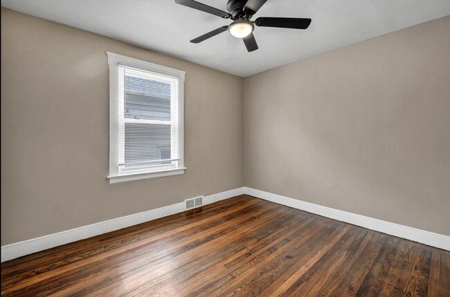 Building Photo - 4097 E 64th St