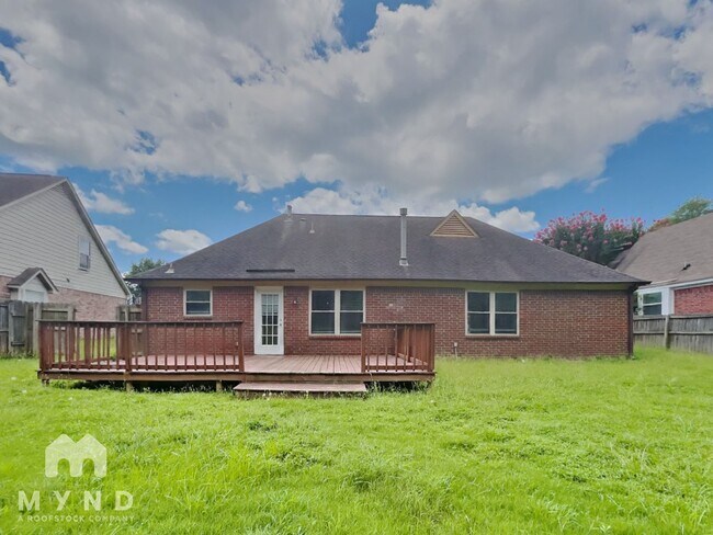 Building Photo - 15 Rolling Oaks Dr