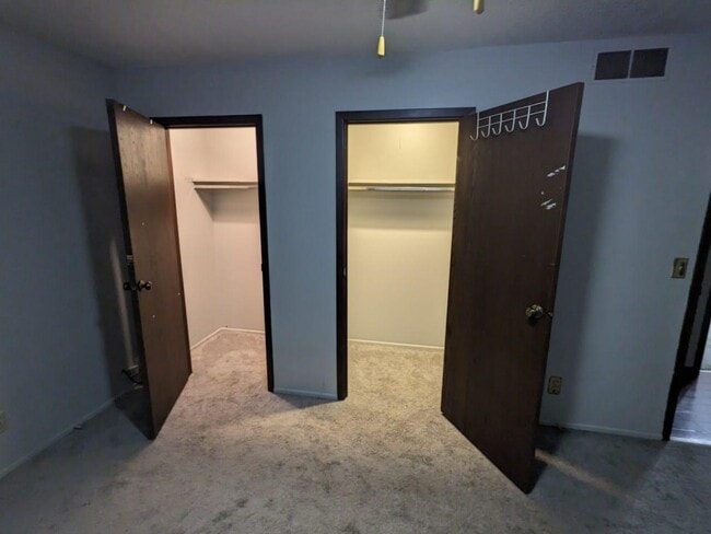 Building Photo - 5108 E Looman St