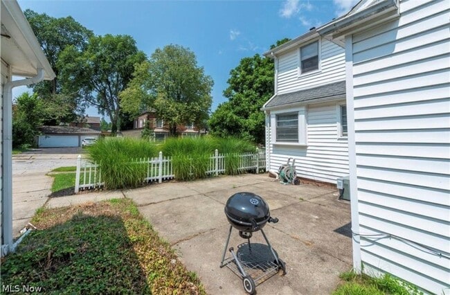 Building Photo - 3932 Meadowbrook Blvd