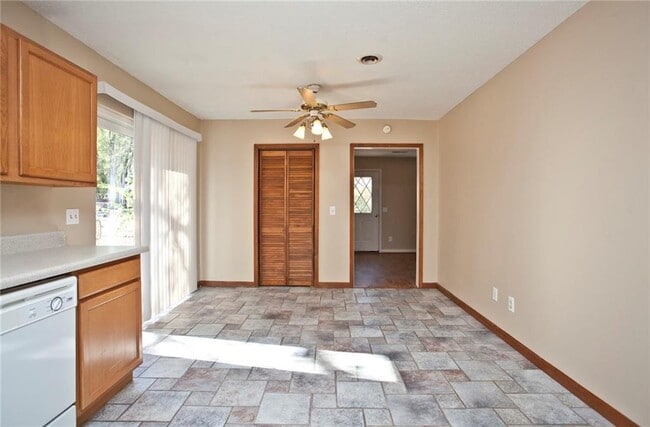 Building Photo - 311 Willow Ave