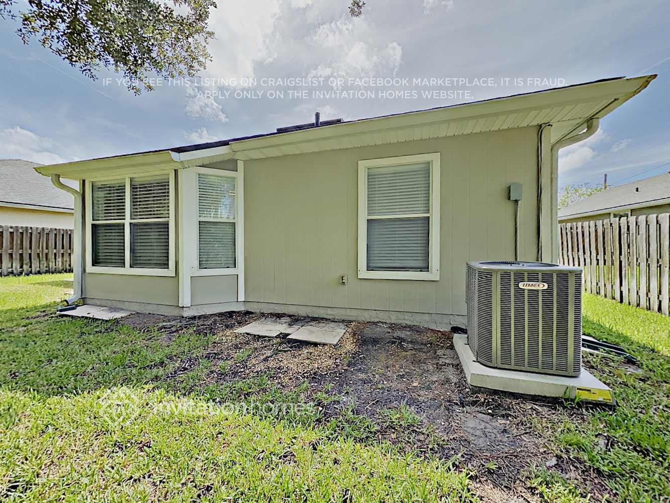 Building Photo - 1800 Ferncreek Dr