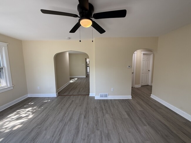 Building Photo - 428 3rd Ave