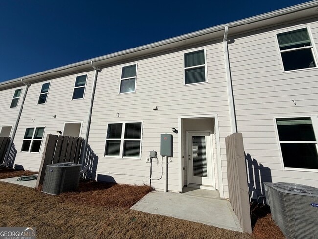 Building Photo - 15 Silverbell Ln NW