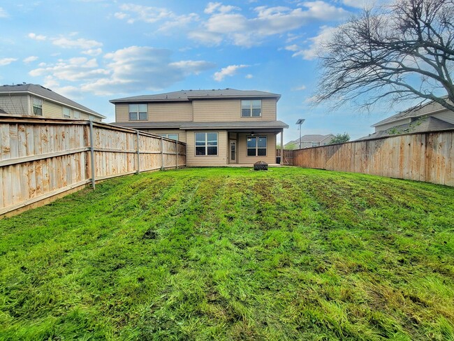 Building Photo - Gorgeous 3 BR/2.5 BA Single-Family Home in...