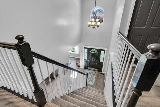 Building Photo - Private Cul-de-Sac Living: 4BR Home with Pool & Geothermal HVAC