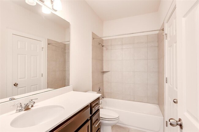 Building Photo - 16113 Hawthorne Heights Trail