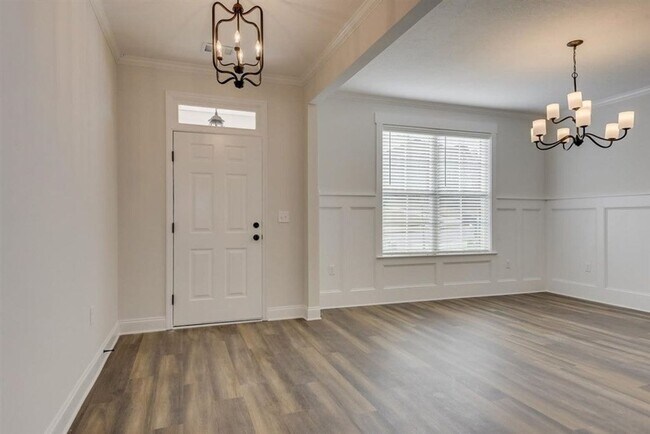 Building Photo - 1011 Spotswood Cir
