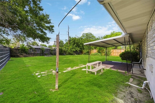 Building Photo - 5919 Van Fleet St