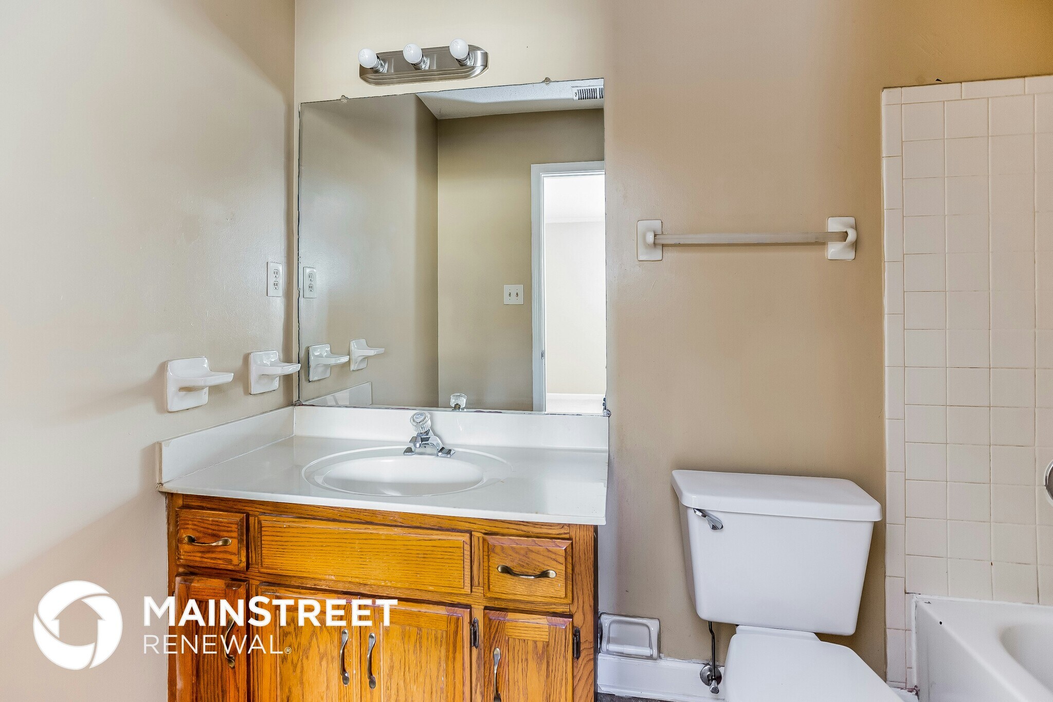 Building Photo - 8251 Lance Cove