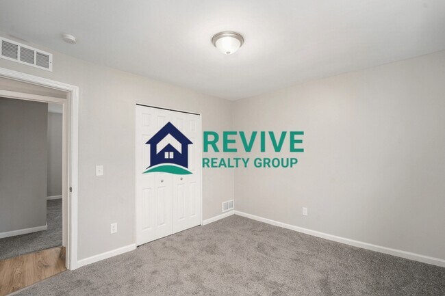 Building Photo - 27275 Barbara Ct