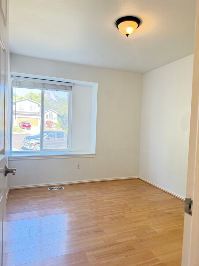 Building Photo - 4624 Quiet Cir