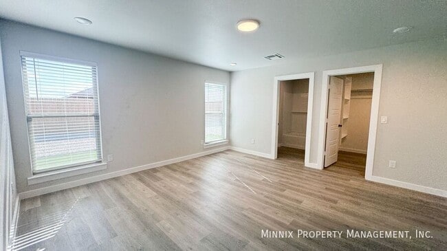 Building Photo - 2142 Kokomo Ave