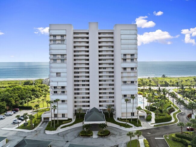 Building Photo - 5051 N Hwy A1A