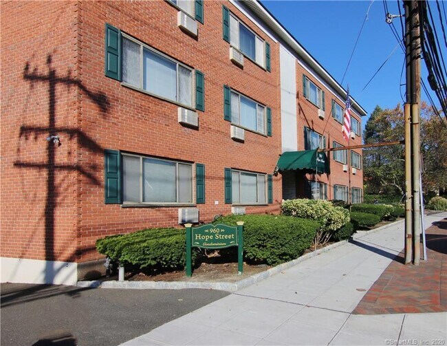 Building Photo - 960 Hope St