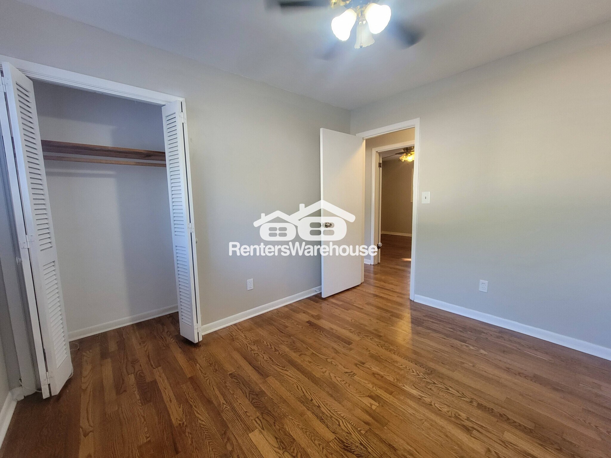 Building Photo - 336 Woodstock Dr SW