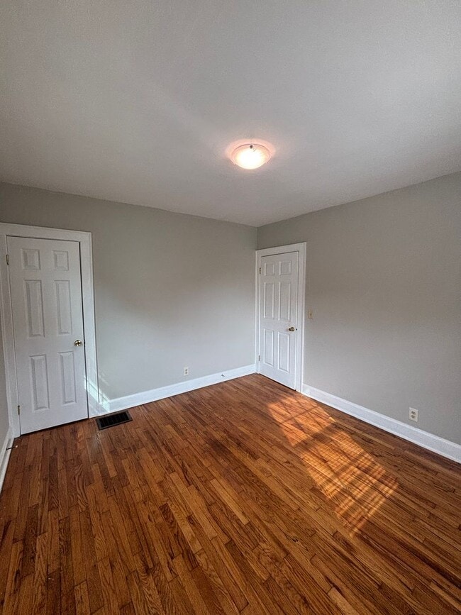 Building Photo - New Renovation!!!