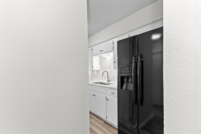 Building Photo - 10807 Lambert Cir