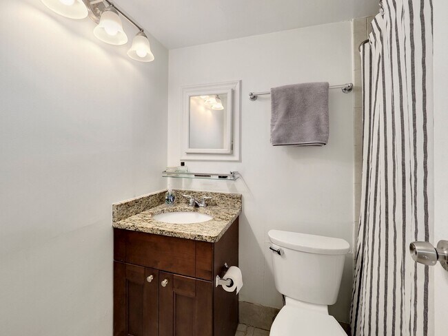 Building Photo - 950 25th St NW