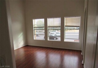 Building Photo - 5523 Baccarat Ave