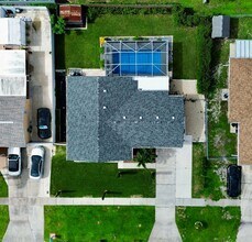 Building Photo - Newly Remodeled 3/2 with Pool