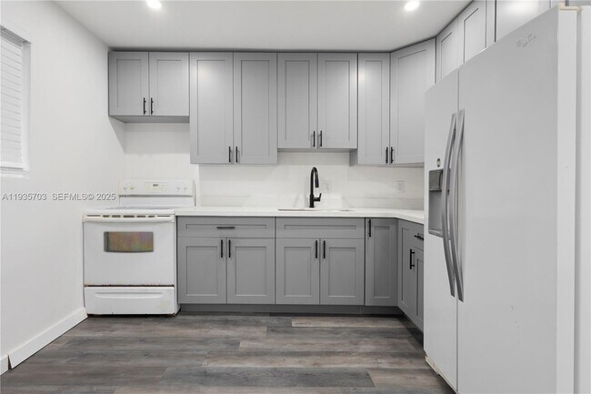 Building Photo - 28 NW 34th Terrace