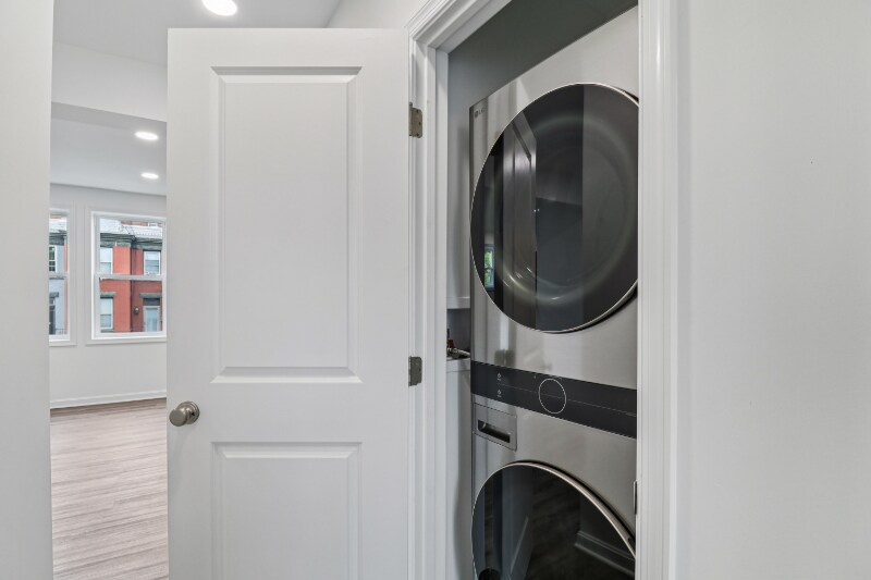 Building Photo - 303 Seaton Pl NE