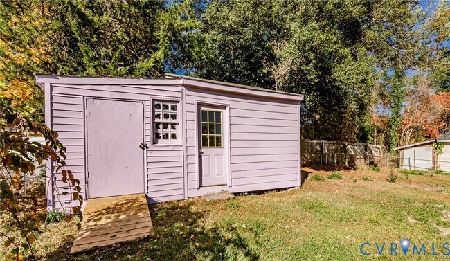 Building Photo - 2604 Sunnybrook Rd