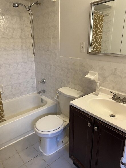 Building Photo - 2655 E 21st St