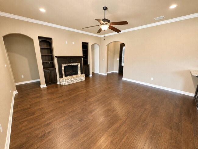 Building Photo - 922 Antler Dr