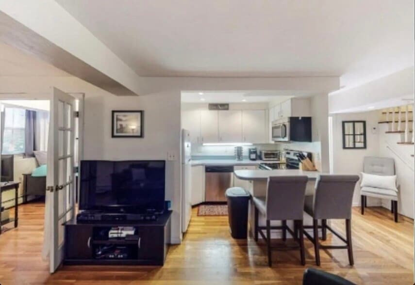 Building Photo - 53 Grove St