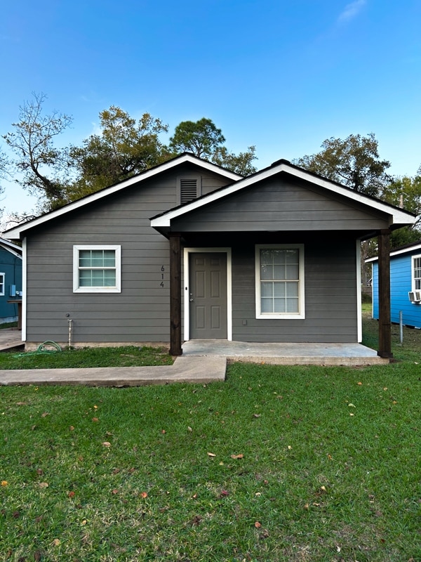 Building Photo - 614 W Peach St