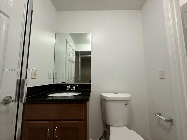 Building Photo - 1045 NE 10th Ave