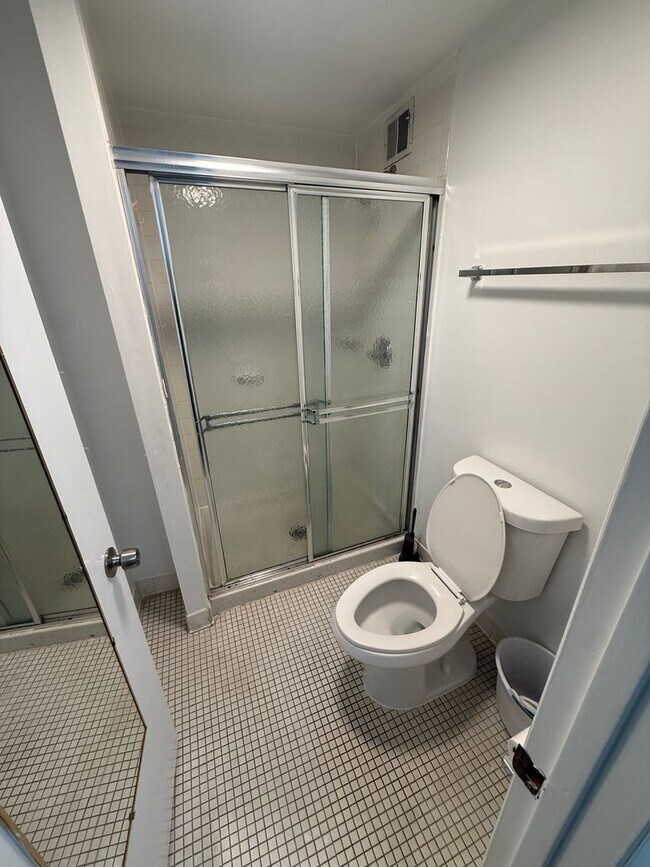 Building Photo - 6711 Park Heights Ave