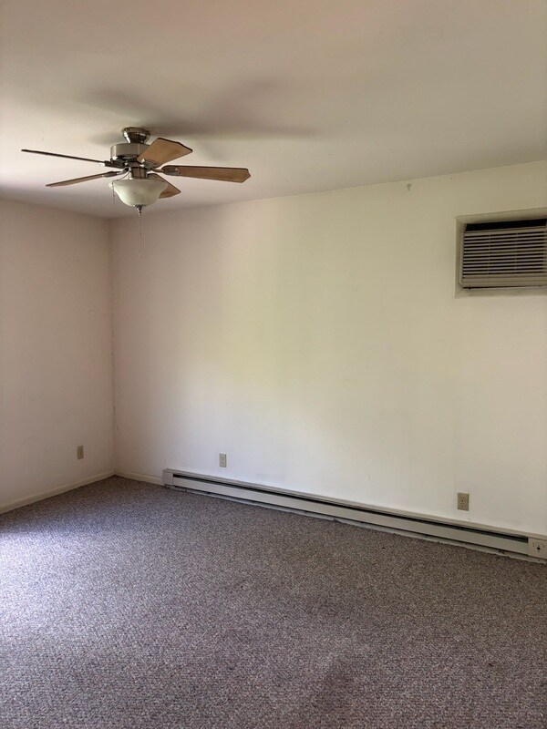 Building Photo - 134 E Johnson St