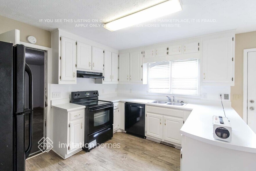 Building Photo - 50 Bentley Pl Way