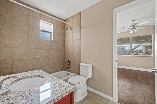 Building Photo - 2501 W Gray St