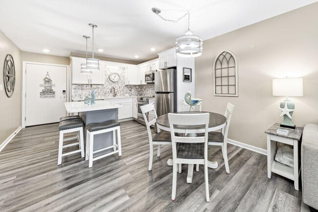 Building Photo - 405 Plantation Rd