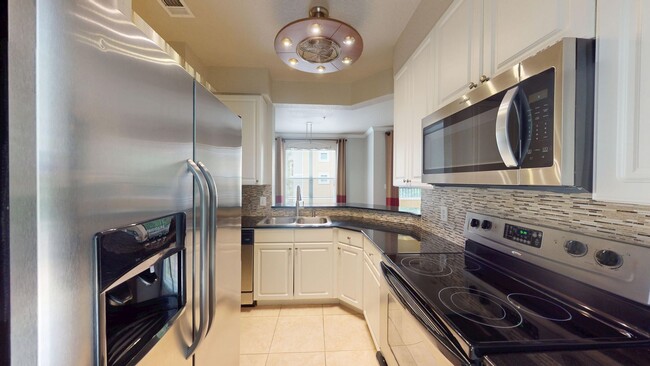 Building Photo - Beautiful 2 bedroom 1 bathrrom condo in Vi...