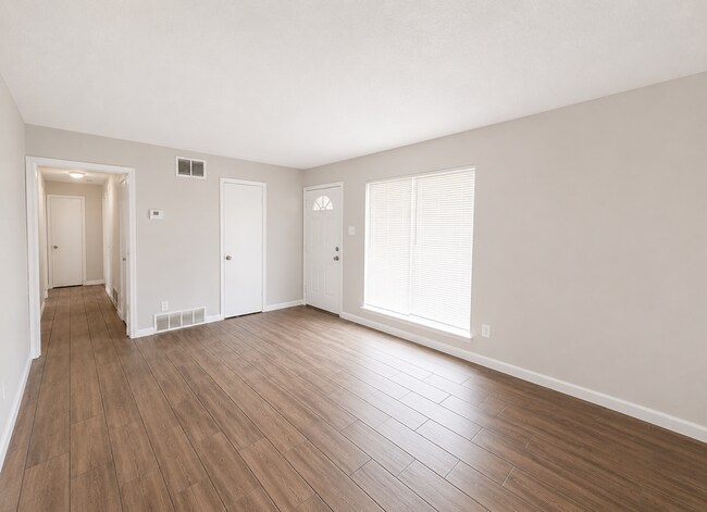 Building Photo - Charming 4BR-1BA Home! MOVE-IN SPECIAL + FREE 50" SMART TV!