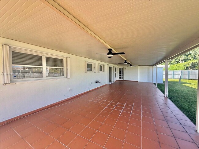 Building Photo - 2671 SW 118th Ct
