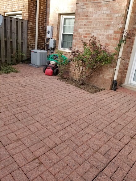 Building Photo - 7452 Fountain Head Dr