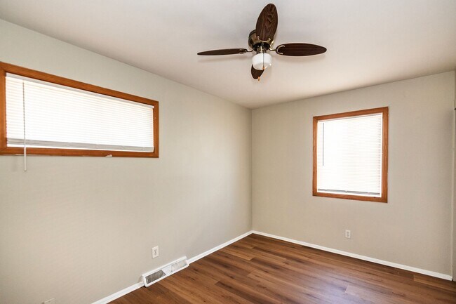 Building Photo - Freshly Updated 3-bedroom, 1-bathroom