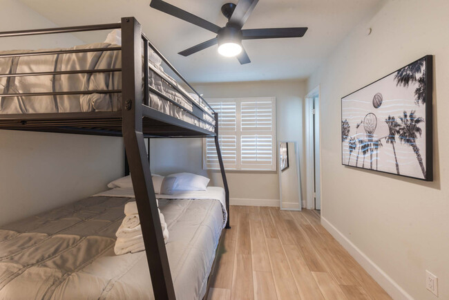 Building Photo - 3502 E Crocus Dr
