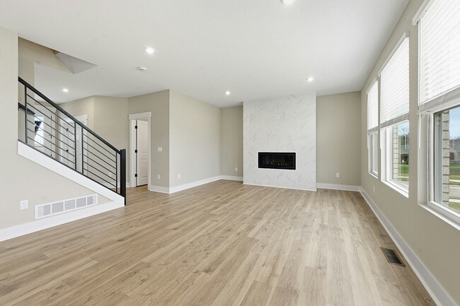 Building Photo - 521 Coolmore Ct