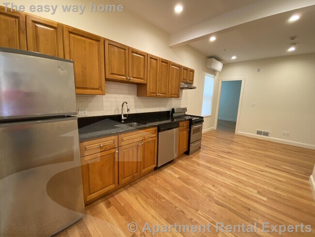 Building Photo - 379 Harvard St